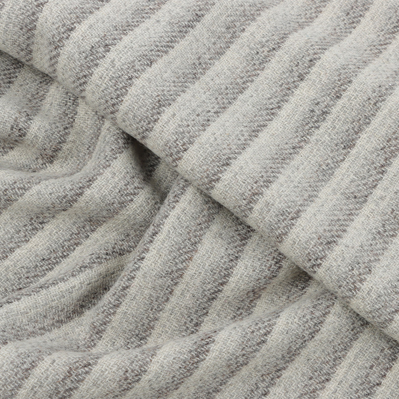 Visuele verlenging verticaal gestreept doek